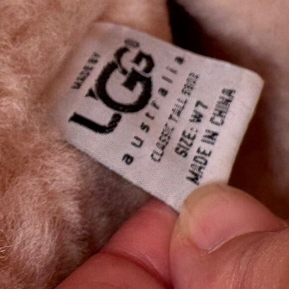 UGG Boots Romantic Flower Classic Tall Winter Women Size 7 Sheepskin *RARE* - Picture 11 of 12